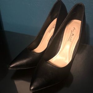 Black heels size 9 Anne Michelle